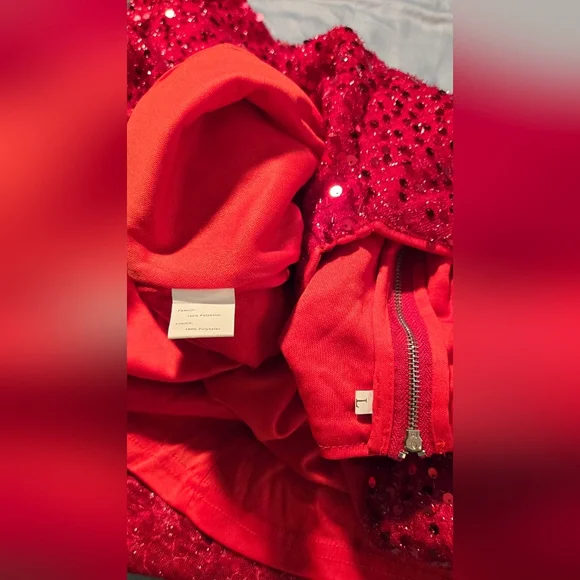 Madam Uniq Formal Dress #679 NWOT - Picture 4 of 11